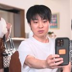 抵抗する彼女の爆乳母に中出しし続けて3日目…若い僕のチ○ポに跨り狂ったように自ら腰を振りだした 安斉愛結