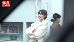 「えっ！ここでヤルの？」 マルチに活躍する本郷愛のプライベートに完全密着して隙あらばいきなり即ズボッ！前代未聞ドッキリAV大作戦