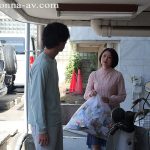 口辱いつも文句を言ってくる隣の口うるさい主婦を毎回チ〇ポで黙らせる口封じイラマレ〇プ 友田真希