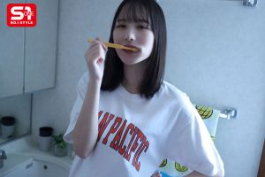 ヤリサーの男達に雑に寝取られといてピースなんかすんなよ… 僕の大切な年下彼女が大学のチャラ男たちとノリノリSEXを楽しんでいた…。 村上悠華