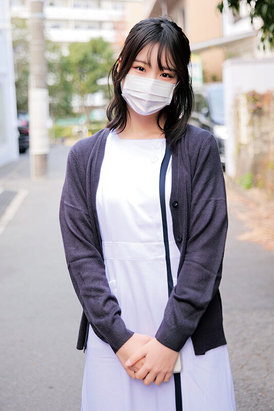 顔出し解禁!マスク美女の歯科衛生士さんが童貞君と口SEX!普段はマスクの下に隠された美顔を初披露!キス未経験男子に優しくDキス、舌吸い、舌挿入、舌激ピストン!顔中よだれまみれで恍惚絶頂!下のお口も濡れ濡れになってま○こでも童貞君と筆おろしセックス&連続…