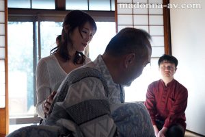 帰省したら、祖父と母がデキていた。あの日、見てしまった出来事が僕を生涯≪熟女好き≫に変えた―。 葉月保奈美