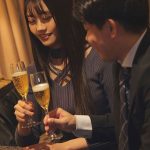 極美女CAになった幼馴染に再会、驚き、興奮からの1泊2日で痴女られデート 明日葉みつは