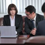 出張先のポツンと一軒宿で軽蔑している中年セクハラ上司とまさかの相部屋に…朝まで続く絶倫性交に堕ちたJカップ新入社員 汐世