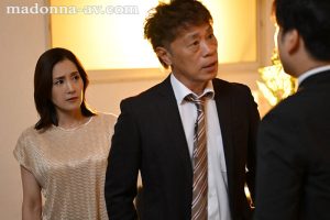 ヌードモデルNTR 上司と羞恥に溺れた妻の衝撃的浮気映像 古東まりこ