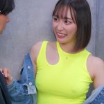 隣人ガチャUR確定演出。隣に引っ越してきたのはノーブラ乳首ポッチの美乳お姉さん。 美谷朱音