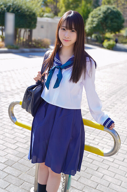 【アフスク☆セックス】明るい笑顔と関西弁がめっちゃかわいいご陽気ガール!!キツキツなパイパンマ○コに溢れる程大量精子注入!!