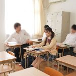 乳首こねくり失禁 卑劣おとなチ●ポで輪●されているのにお漏らし絶頂してしまう敏感乳首J系 小那海あや