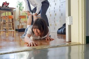 華著スレンダーで可愛い僕のなっちゃんは、夏休み中に美術部顧問に心も身体も寝取られました。 東條なつ