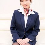 黒パンスト越しの童貞チ〇ポ3cm挿入！敏感なマ〇コを刺激されて 奥まで挿れて欲しくなっちゃってCAさんが生で筆おろし！ ガニ股騎乗位で連続絶頂！ 依本しおり