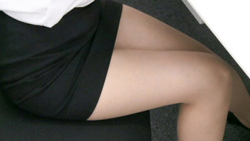 オフィス制服OL 日常的ミニスカパンスト脚