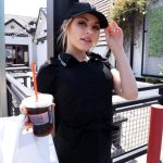 ロスの有名ホットドッグ店の看板美女がオモチャのモニターからまさかの絶頂生ハメSEXに！！アナ（25）