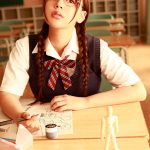 エロ漫画研究部 作画資料のために地味メガネ巨乳部員に肉棒モデルとして中出し精子ぶりゅぶりゅ逆流するほどスケベ研究された担任教師の僕 夕美しおん