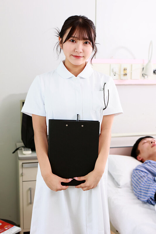 フェラチオしてくると噂の美人看護師 姫咲はな