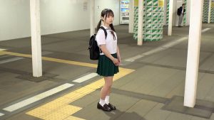 つきまとい03 二つ結びで活発そうにリュックを揺らして電車通学をする子の制服・私服姿の長期盗撮記録