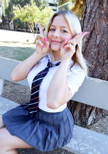 ロスの公園でT●kT●k撮影していた女子大生をナンパして生ハメのコラボ撮影！？ジル（20）