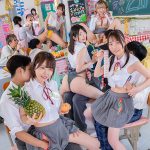 「超新鮮！もぎたて女子○生はいかが？」学園祭の模擬店で女子○生と相席出来るフルーツパーラーがオープン！たわわに実ったピチピチ女子○生がお客の膝の上に乗ってくれる相席システム！制服のあちこちにジッパーが付けられ自由に開け閉めOK！手を入れたり…触ったり…