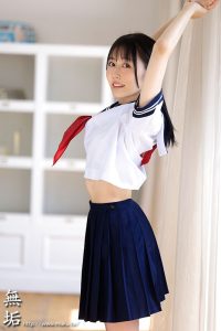 新人 透明感抜群の制服美少女 透き通るような白い肌、敏感なおっぱい、キュっと引き締まったウエスト。完璧すぎる無垢少女 風美ありあ AVデビュー