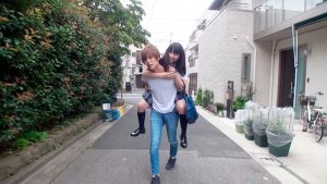 久しぶりに再会したお兄ちゃん大好き妹 突然のベロちゅうとおねだり抱っこSEXで迫られ我慢できずに何度も生中出し
