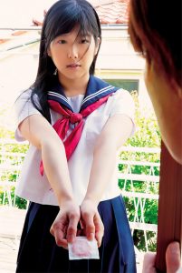 「挿れないから…」→「奥までは挿れないから…」→「中には出さないから…」エスカレートする若い性欲は止められない ヤりたい盛り性春白書 前乃菜々