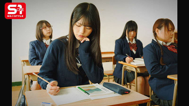 憧れだった担任教師に盗撮されても黙認しているわたし。自己肯定感の低いひとりぼっちJ●はド変態教師すら愛してくれる 浅野こころ