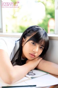 定年を控えた老いぼれ教師と孤独なおじさんに惹かれる女生徒との性日記。 無邪気な笑みと腰が砕けるほどの濃厚接吻誘惑…教え子に主導権を握られ痴女られる禁断の教淫生活 根尾あかり