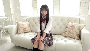 制服パンチラ＆股間擦り付けオナニー 泉りおん