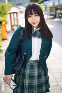 谷間やパンチラの写真を自らネットにアップして変態道を爆走する激ヤバがーる！！性欲激強のピチピチマ●コにオモチャを使ってハードファック中出し！！