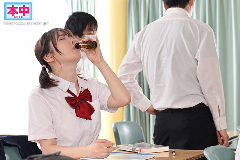 ふたなりマラチラJ系 ち○ぽが生えた途端、性欲過多で勃起デカマラはみ出すもじもじマラチラ無自覚誘惑で テスト勉強もままならない制服美少女をマラ射精と中出しのW快楽沼でシゴきあげる変態教師 小栗操