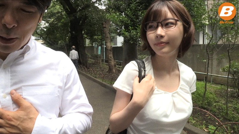担任の先生がまさかの制服ソープランドで働いていたので即指名したら秘密にするかわりに何発もヌいてくれた 深田えいみ