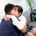 【バブみ深すぎ×ギャップ萌え×年の差生セックス】まだ1●才の可愛すぎる制服美少女がおじさんと激甘授乳手コキプレイ りあたんとめろたん
